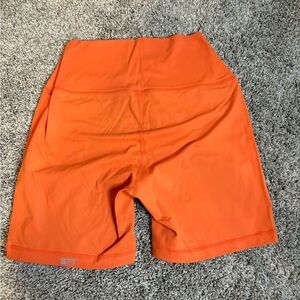 SET active biker shorts orange size medium